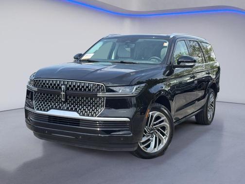Black Metallic 2025 Lincoln Navigator Reserve