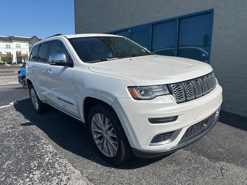 Ivory 2017 Jeep Grand Cherokee Summit
