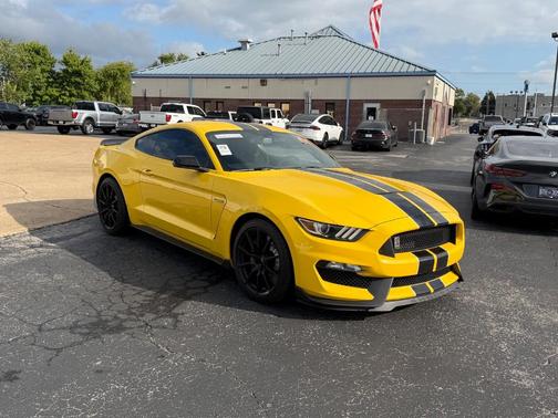 2017 Ford Shelby GT350 Base