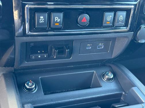 2021 Nissan Titan Platinum Reserve