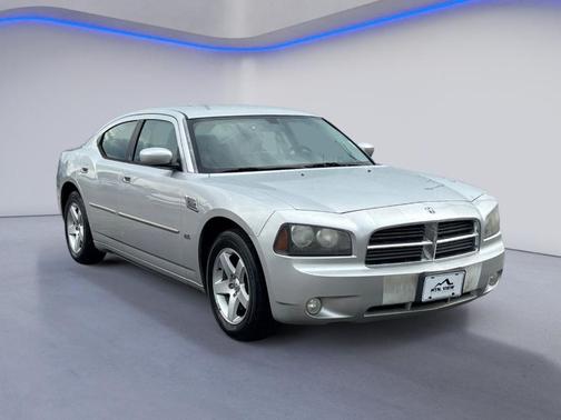 Bright Silver Clearcoat Metallic 2010 Dodge Charger SXT