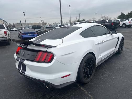 2020 Ford Shelby GT350 Base