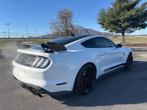 2021 Ford Shelby GT500 Base