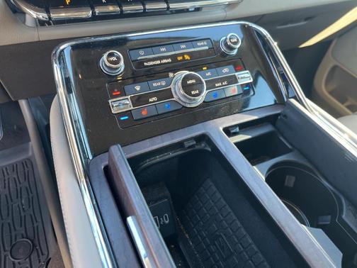 2023 Lincoln Navigator L Reserve