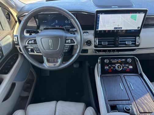 2023 Lincoln Navigator L Reserve