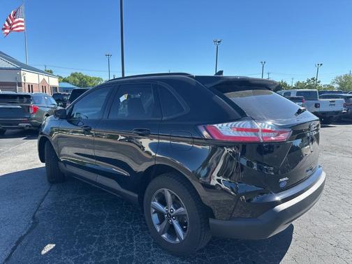 Black Metallic 2024 Ford Edge SEL
