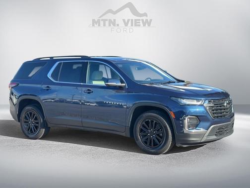 2022 Chevrolet Traverse LT Cloth