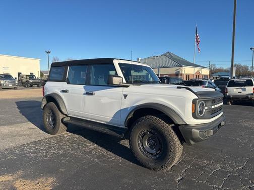 2025 Ford Bronco Base