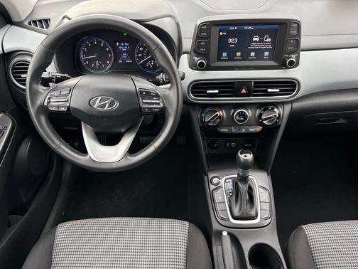 2021 Hyundai KONA SEL