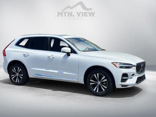 2022 Volvo XC60 Recharge Plug-In Hybrid T8 Inscription Expression