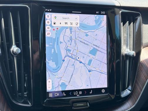 2022 Volvo XC60 Recharge Plug-In Hybrid T8 Inscription Expression