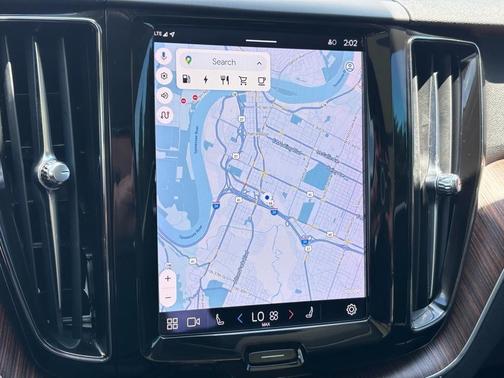 2022 Volvo XC60 Recharge Plug-In Hybrid T8 Inscription Expression