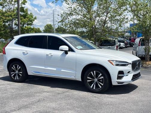 2022 Volvo XC60 Recharge Plug-In Hybrid T8 Inscription Expression