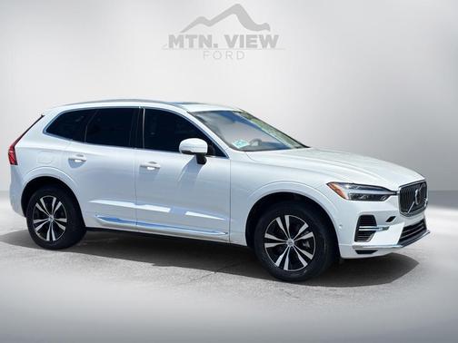 2022 Volvo XC60 Recharge Plug-In Hybrid T8 Inscription Expression