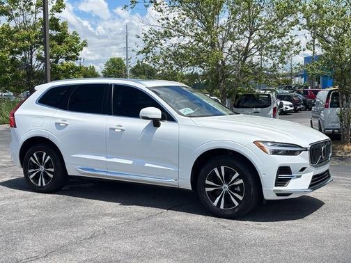 2022 Volvo XC60 Recharge Plug-In Hybrid T8 Inscription Expression