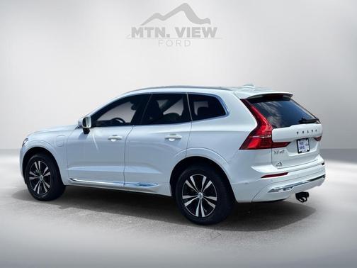 2022 Volvo XC60 Recharge Plug-In Hybrid T8 Inscription Expression