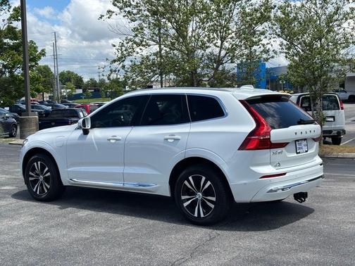 2022 Volvo XC60 Recharge Plug-In Hybrid T8 Inscription Expression