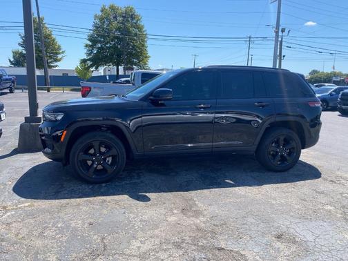 2023 Jeep Grand Cherokee Altitude