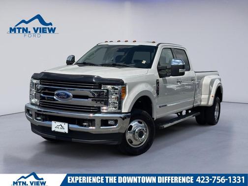 White Platinum Clearcoat Metallic 2017 Ford F-350 Lariat Super Duty Truck