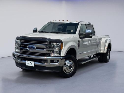 White Platinum 2017 Ford F-350 Lariat Super Duty Truck