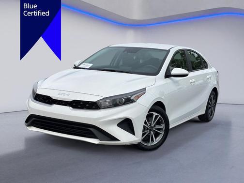 Snow White Pearl 2024 Kia Forte LXS