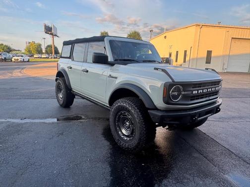 2023 Ford Bronco Black Diamond