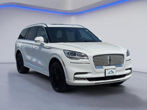 White Metallic 2022 Lincoln Aviator Reserve AWD