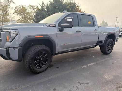 2025 GMC Sierra 2500 AT4