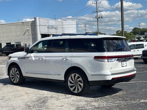 2023 Lincoln Navigator Reserve