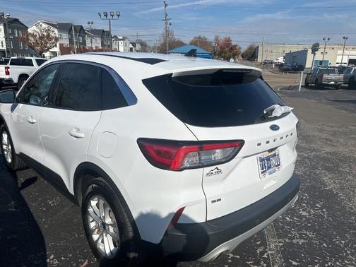2020 Ford Escape SE
