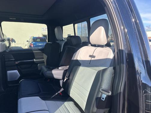 2025 Ford F-150 Lightning Platinum