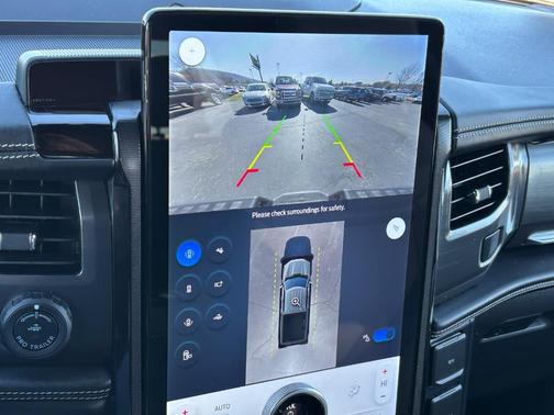 2025 Ford F-150 Lightning Platinum