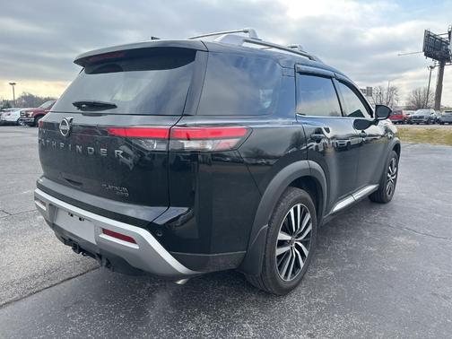 2025 Nissan Pathfinder Platinum