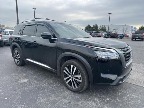 2025 Nissan Pathfinder Platinum