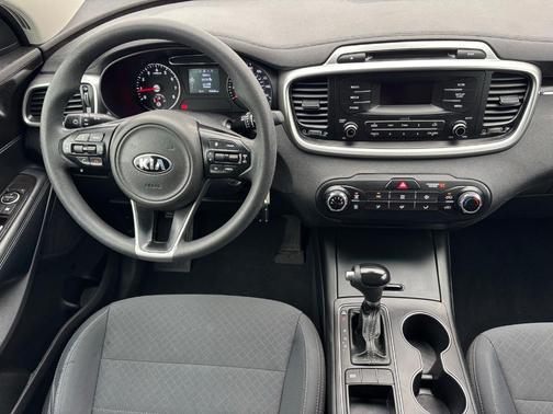2017 Kia Sorento L