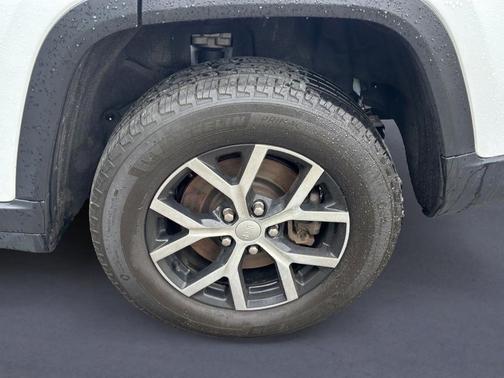 Bright White Clearcoat 2024 Jeep Grand Cherokee L Limited