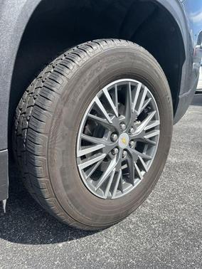 Black Metallic 2024 Chevrolet Traverse LT