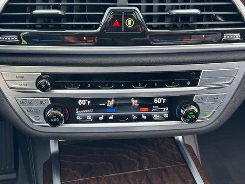 2022 BMW 750 i xDrive