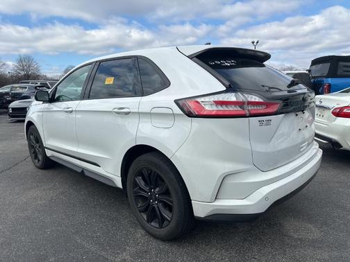 2023 Ford Edge SE