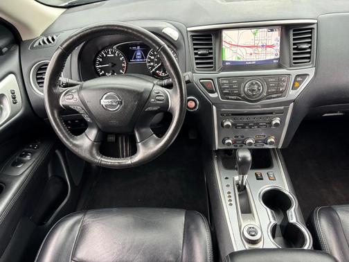 2020 Nissan Pathfinder SL