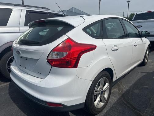 Oxford White 2013 Ford Focus SE
