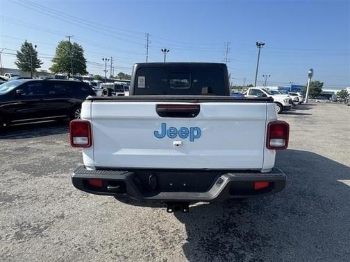 2022 Jeep Gladiator Sport