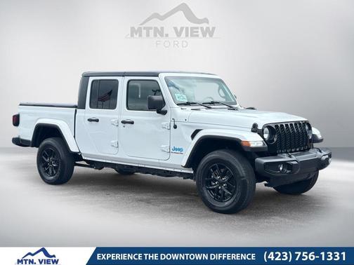 2022 Jeep Gladiator Sport