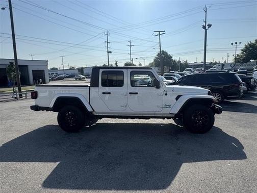 2022 Jeep Gladiator Sport