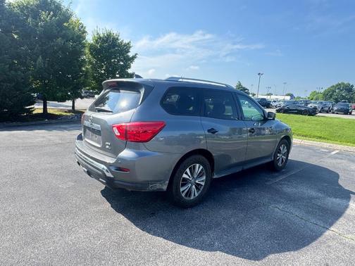 2019 Nissan Pathfinder SL