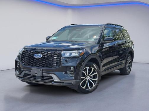 Black Metallic 2026 Ford Explorer ST-Line