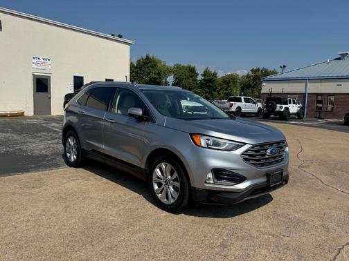 2020 Ford Edge Titanium