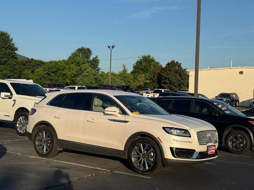 2019 Lincoln Nautilus Select