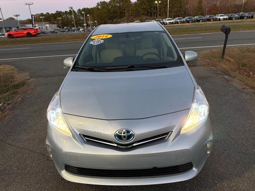 2014 Toyota Prius v Two