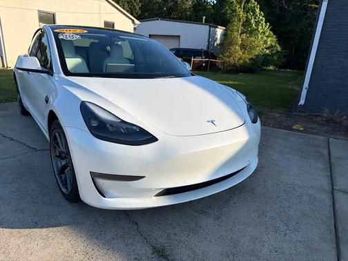Pearl White Multi-Coat 2022 Tesla Model 3 Long Range